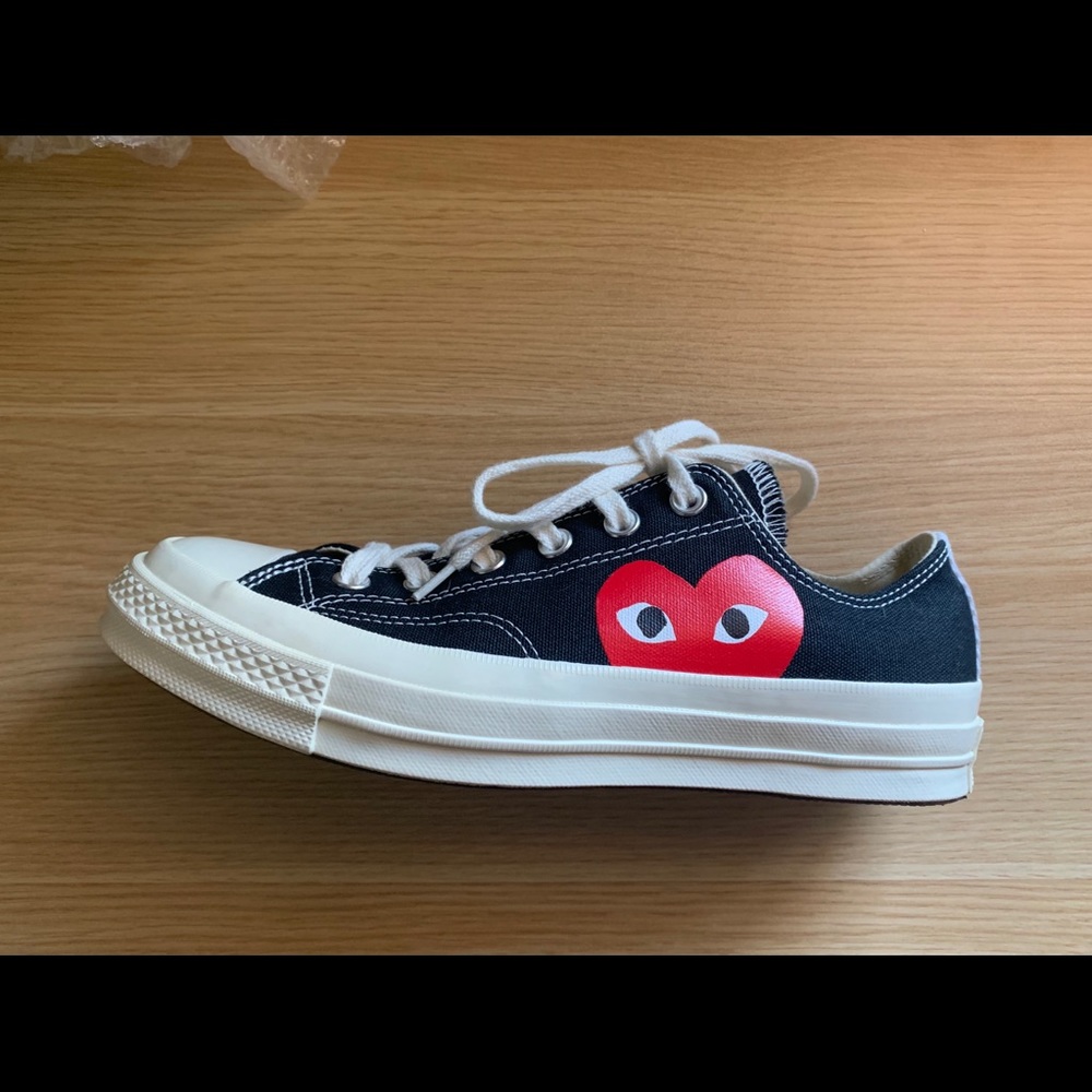 Sold-Comme des Garçon Black heart Converse